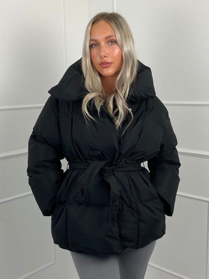 Kurze Pufferjacke für Frauen mit Gürtel – Warm, Stylisch & Tailliert